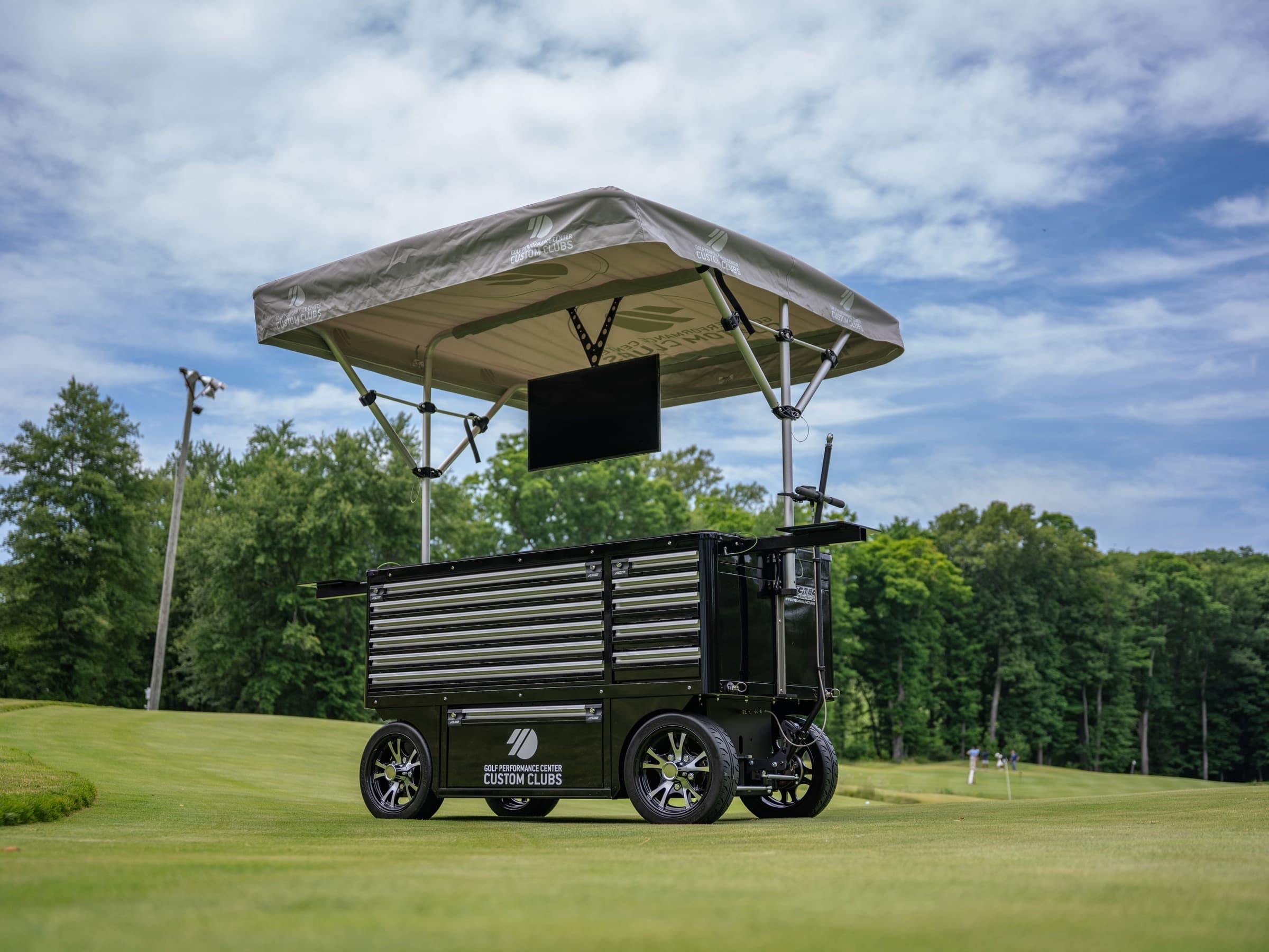 The Custom Clubs mobile fitting cart