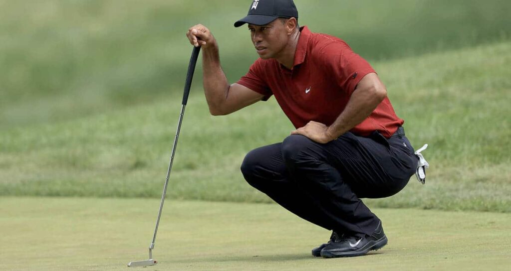 Tiger Makes Putter Switch